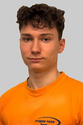 Ben - Ausgeblidete Servicekraft