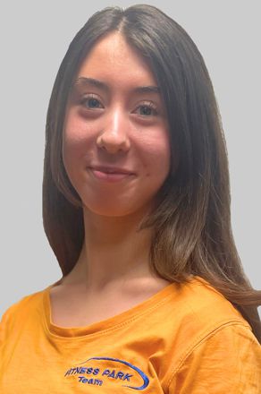 Defne - Ausgebildete Servicekraft