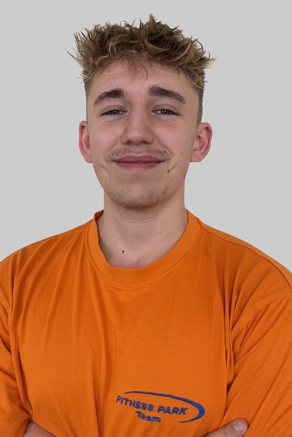 Tian - Ausgebildete Servicekraft